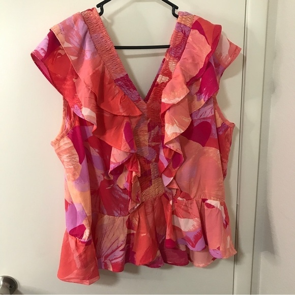 3/$15*New* Sofia Vergara smocked frame ruffle top Peach amber Pomona petals XXXL - Picture 2 of 12